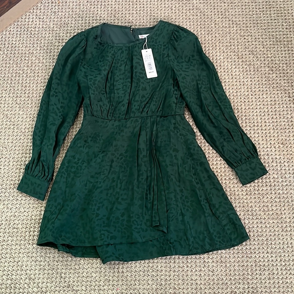 Girls Gianni Bini Silky Evergreen Dress. Size Girls Medium.